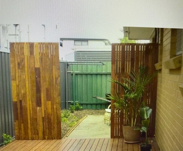 like this but with a gate in the middle