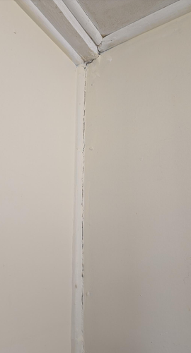 Gap in corner of wall