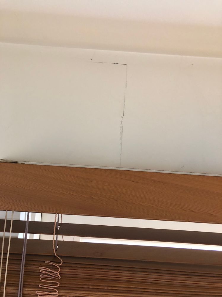 Larger crack over blinds