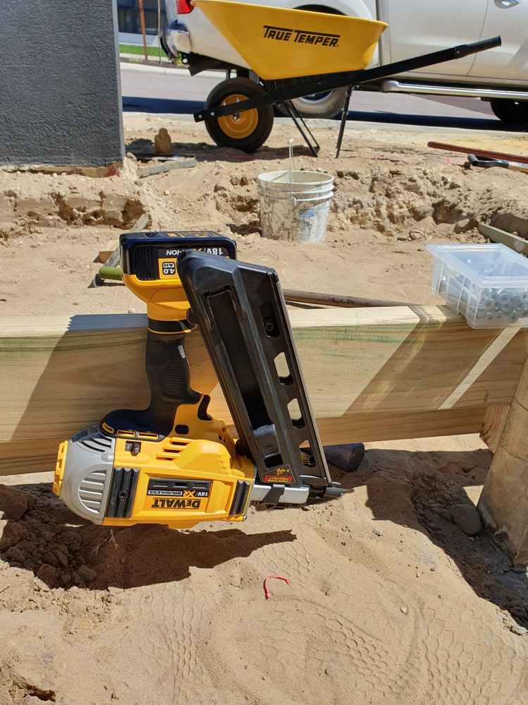 Dewalt cordless 2024 nailer review