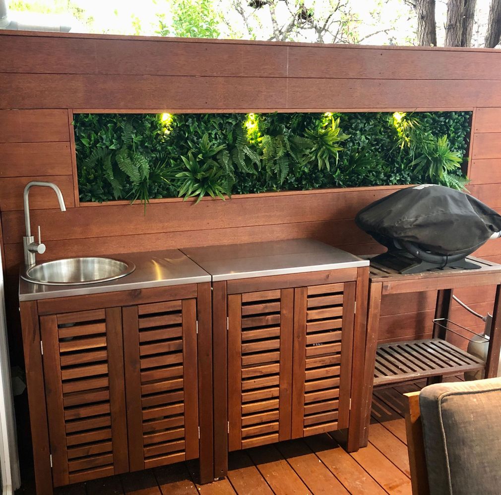 Screening and outdoor kitchen