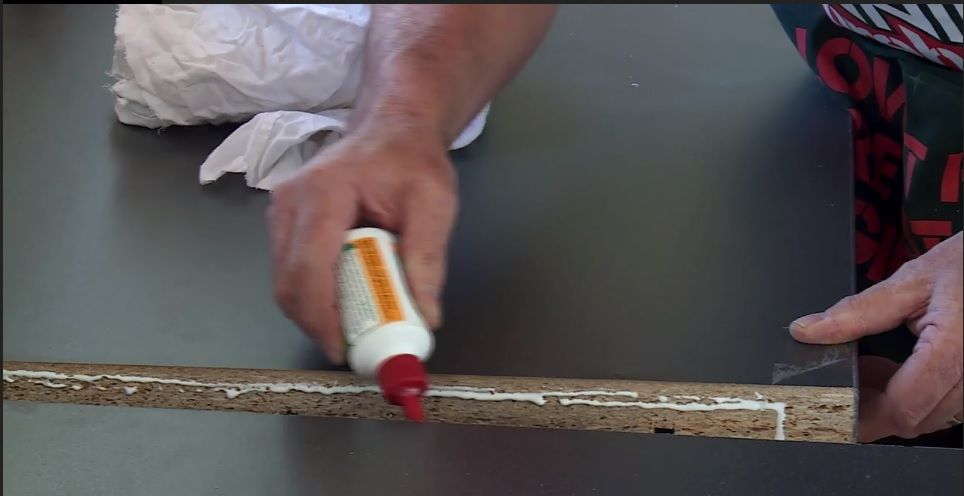 Particle board inside laminate benchtop