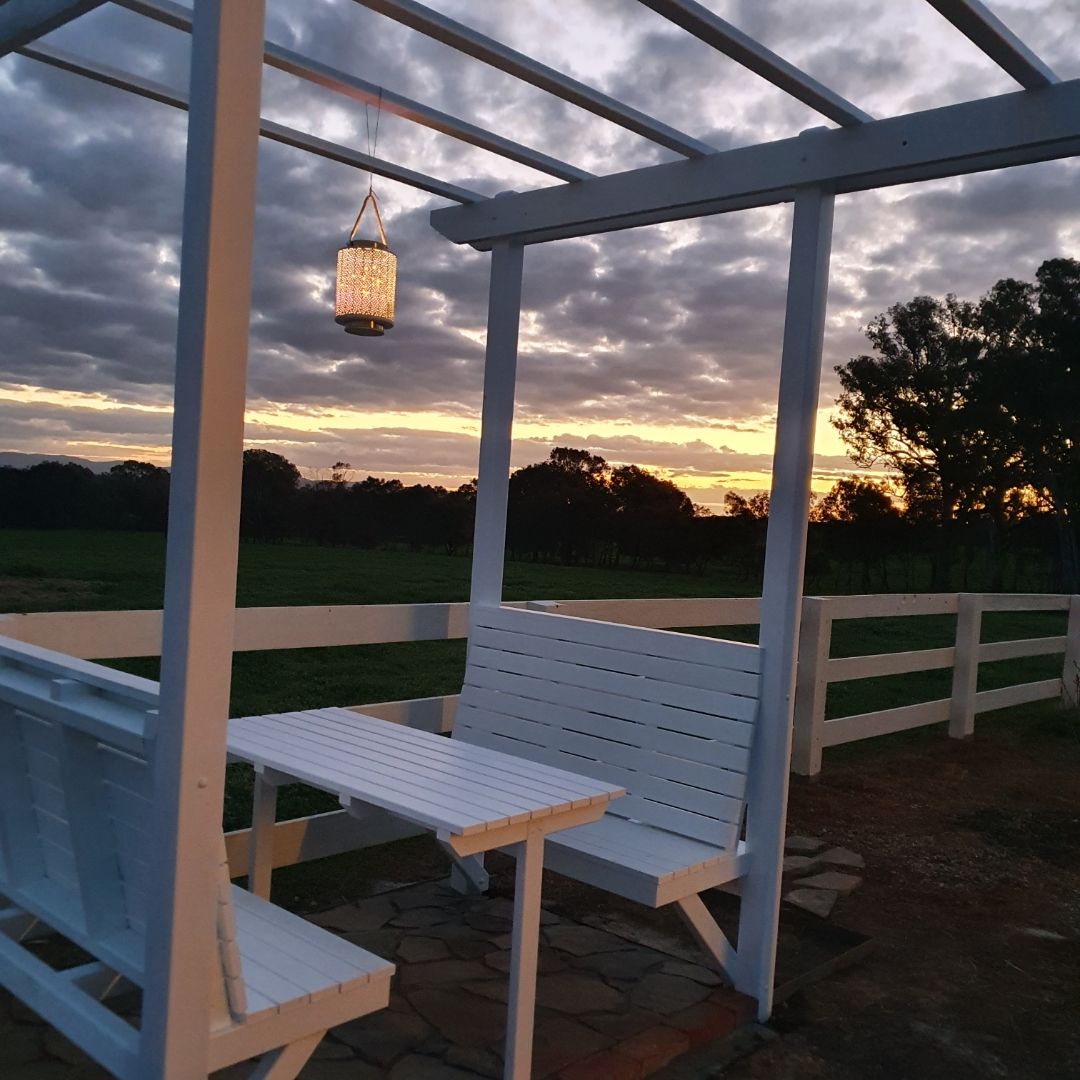 How to build a freestanding or wall-mounted Pergola