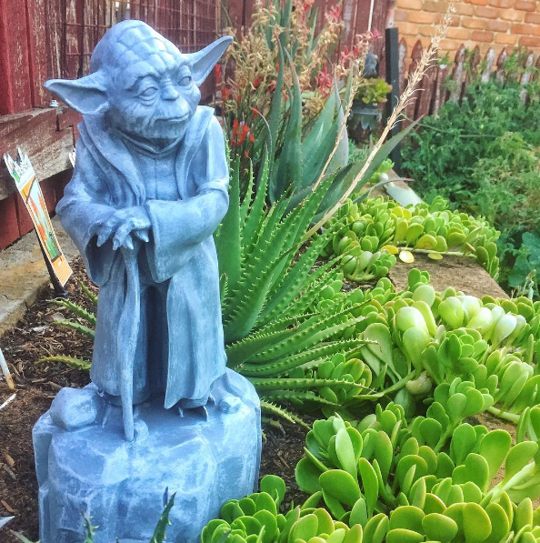 Yoda garden deals statue