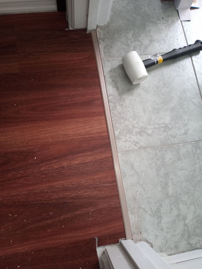 Laminate deals floor transitions