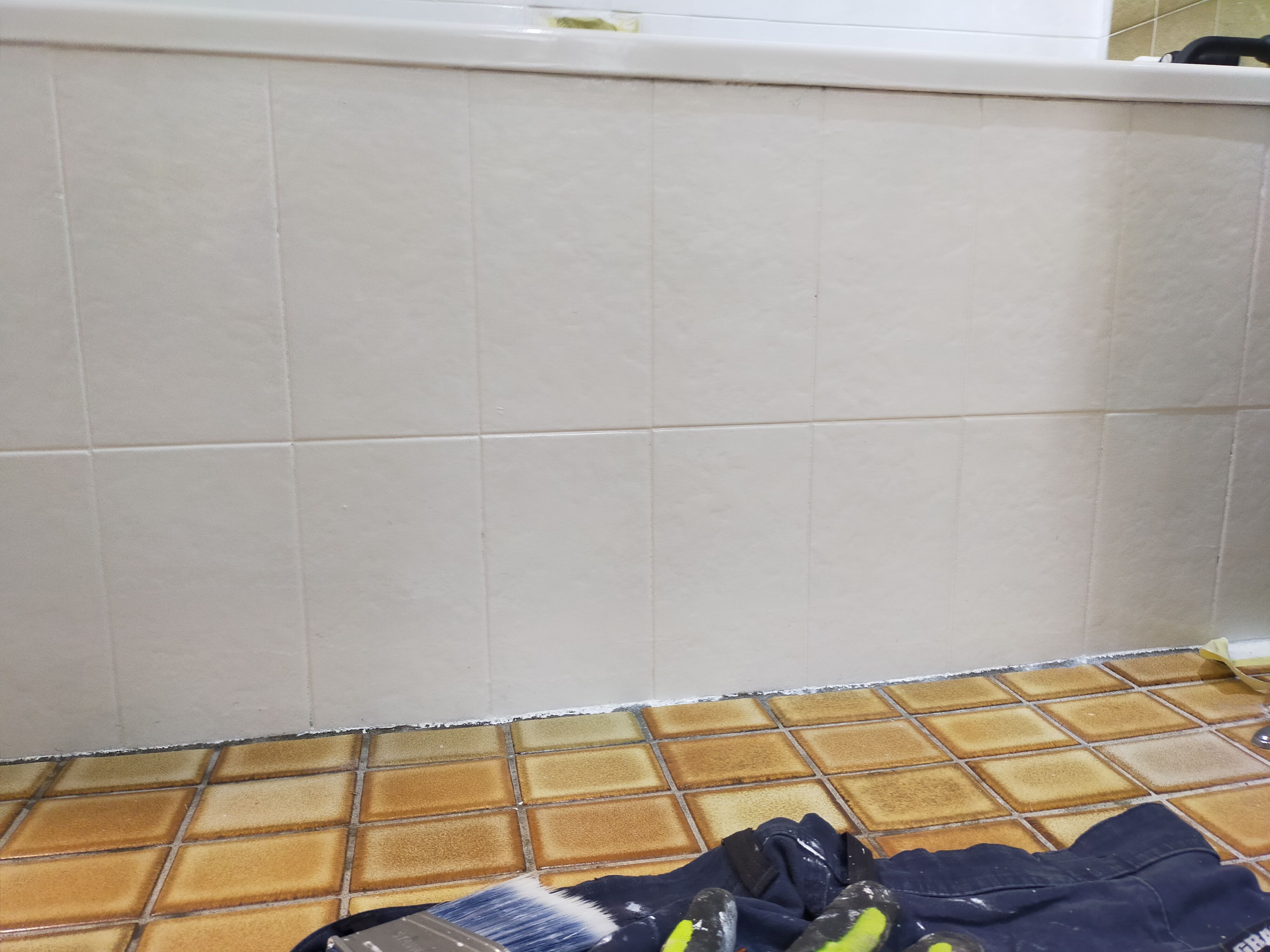 Tile refresh in bathroom using Dulux Ren... | Bunnings Workshop community