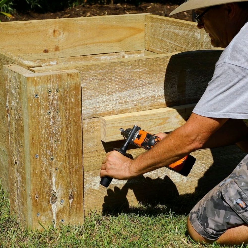 Step 9.2 Attach rail to bed face.jpg