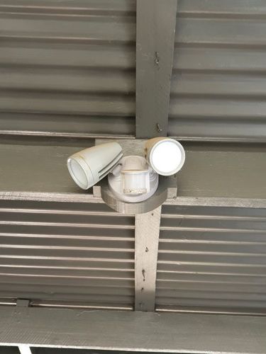 Bunnings flood light deals globe