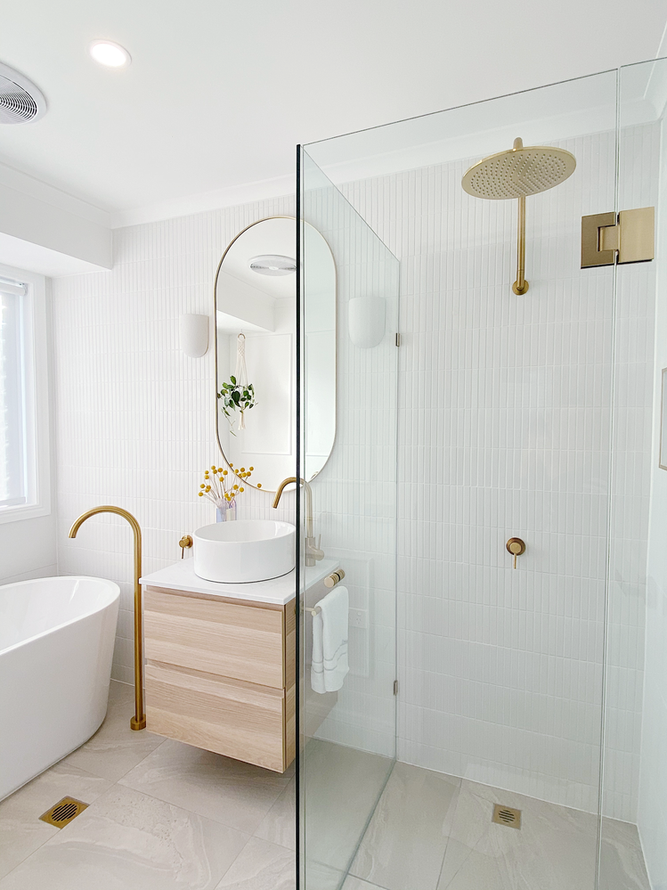 Luxury D.I.Y. bathroom renovation with b