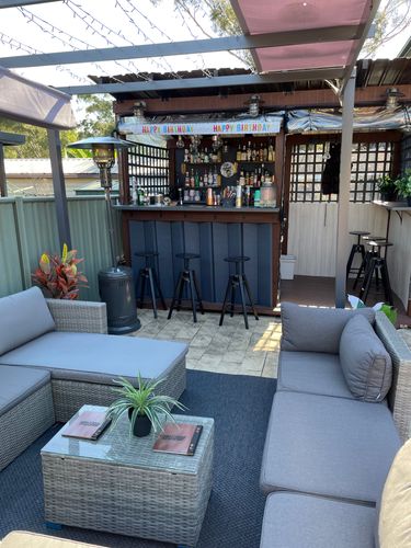 Outdoor bar table and deals stools bunnings