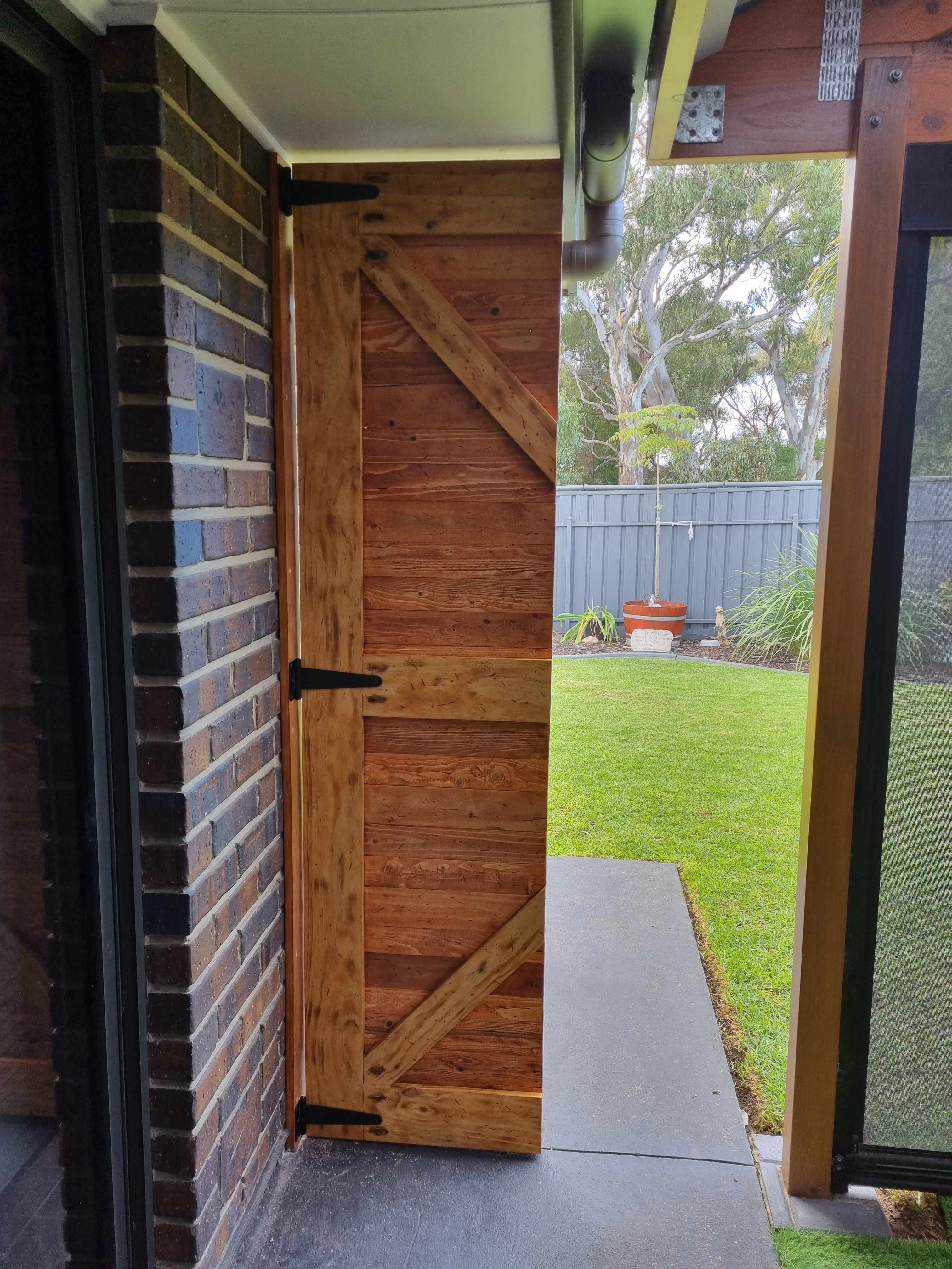 outdoor bifold doors bunnings        
        <figure class=