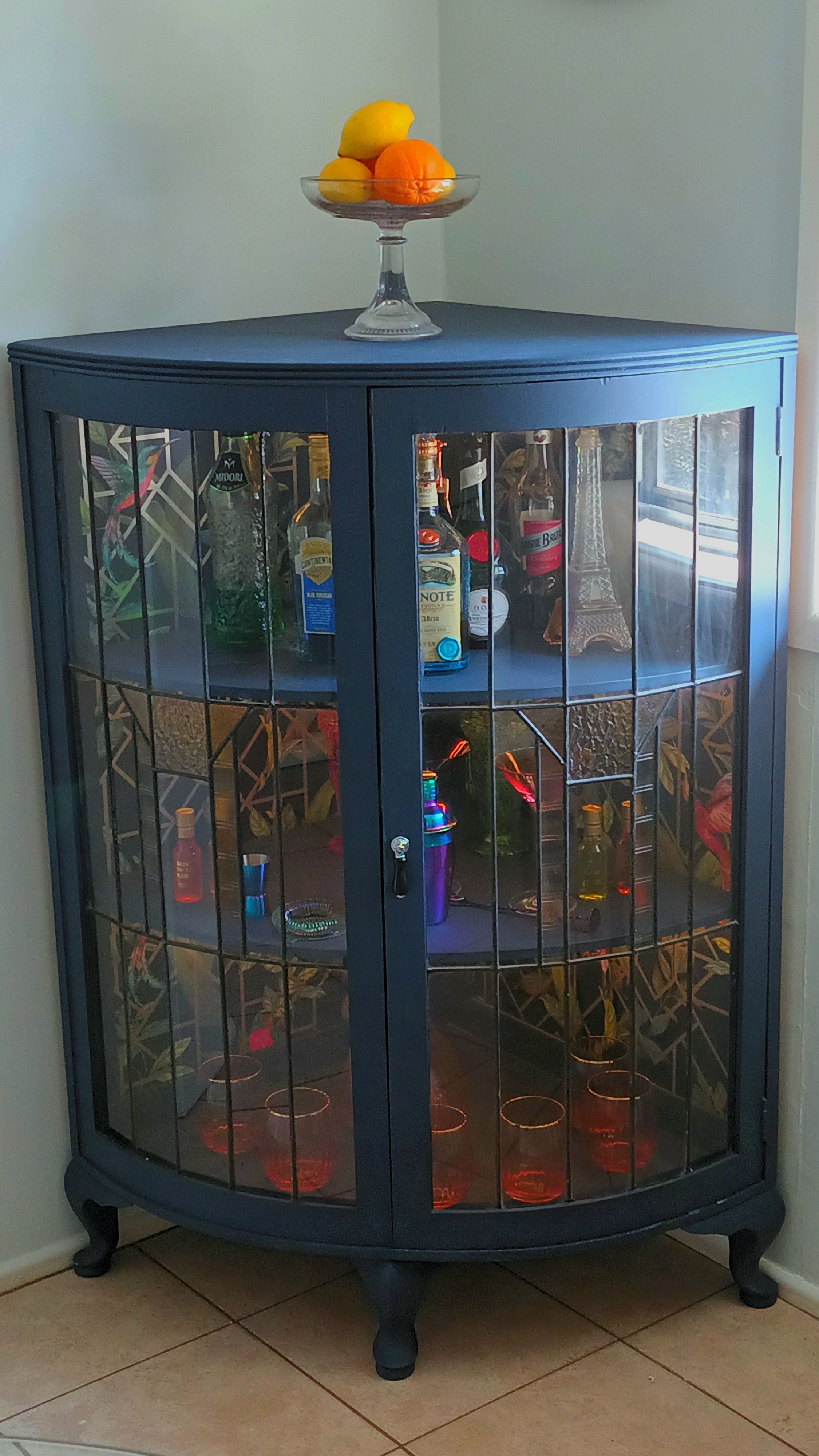 Leadlight display outlet cabinet