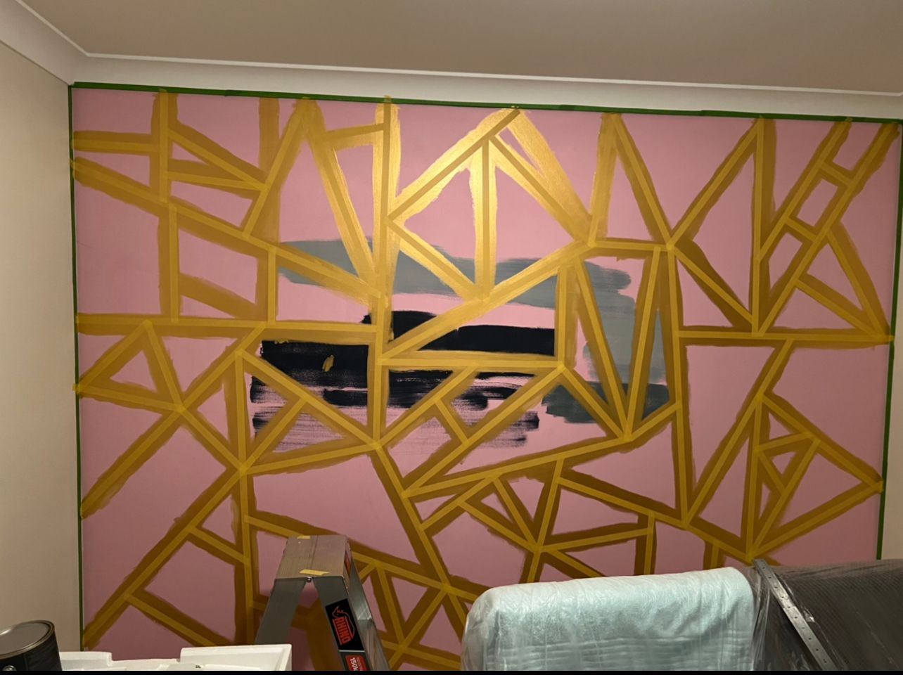 how to create a gold geometric feature wall in 20 minutesand