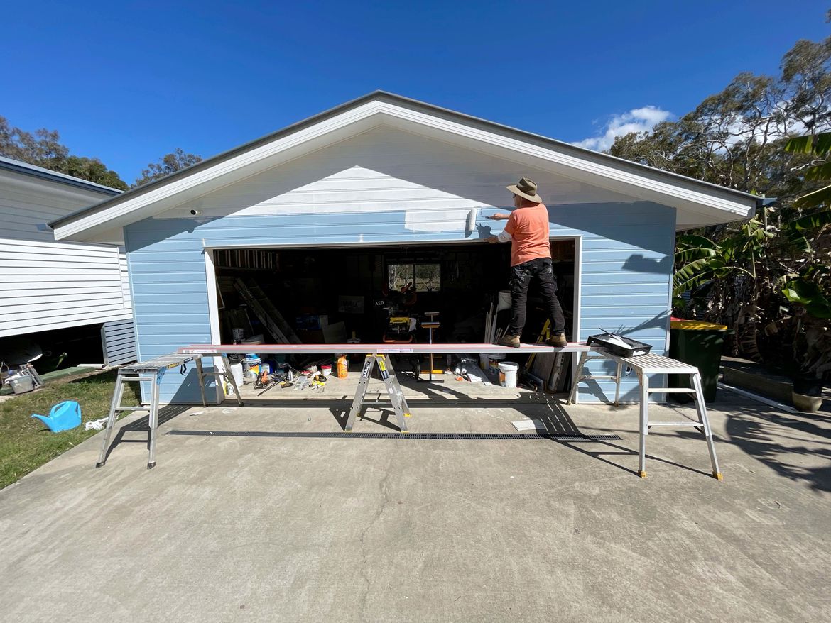 For longer areas set-up a plank (you can hire them) rather than constantly moving and climbing ladders. Note – this plank was 5m but it can only be used at a maximum span of 3m so I added a small step ladder as centre support.