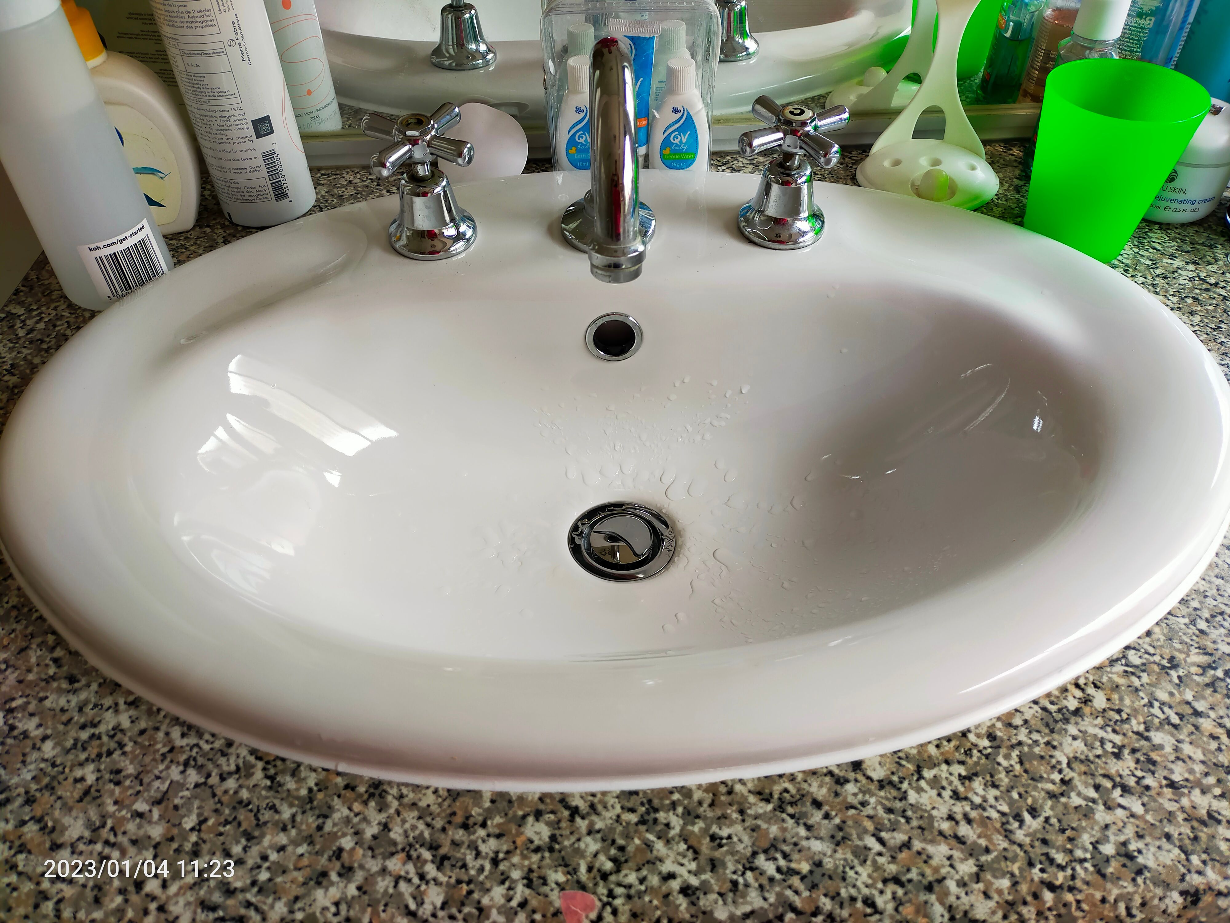 Changing Bathroom Ceramic Basin 