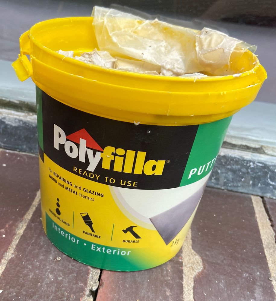 How To Use Putty Fillers - DIY At Bunnings 