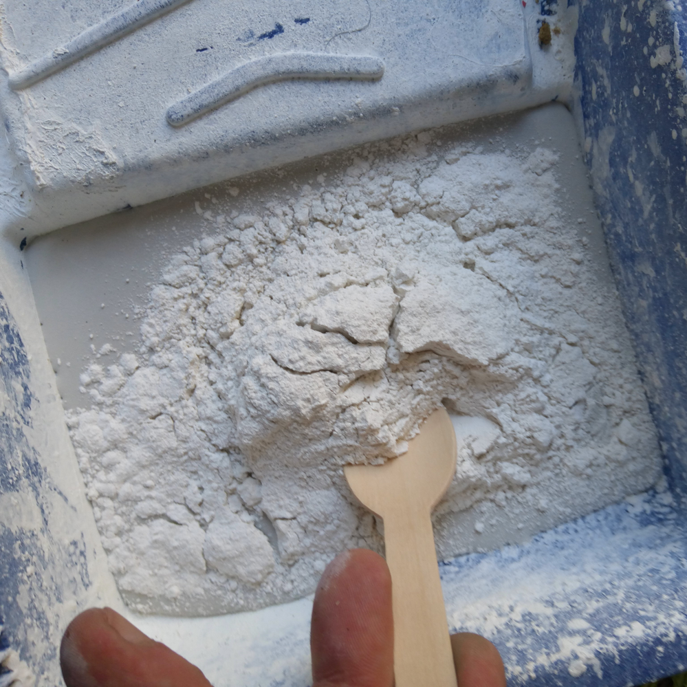 5.1 Mixing paint with plaster of Paris.png