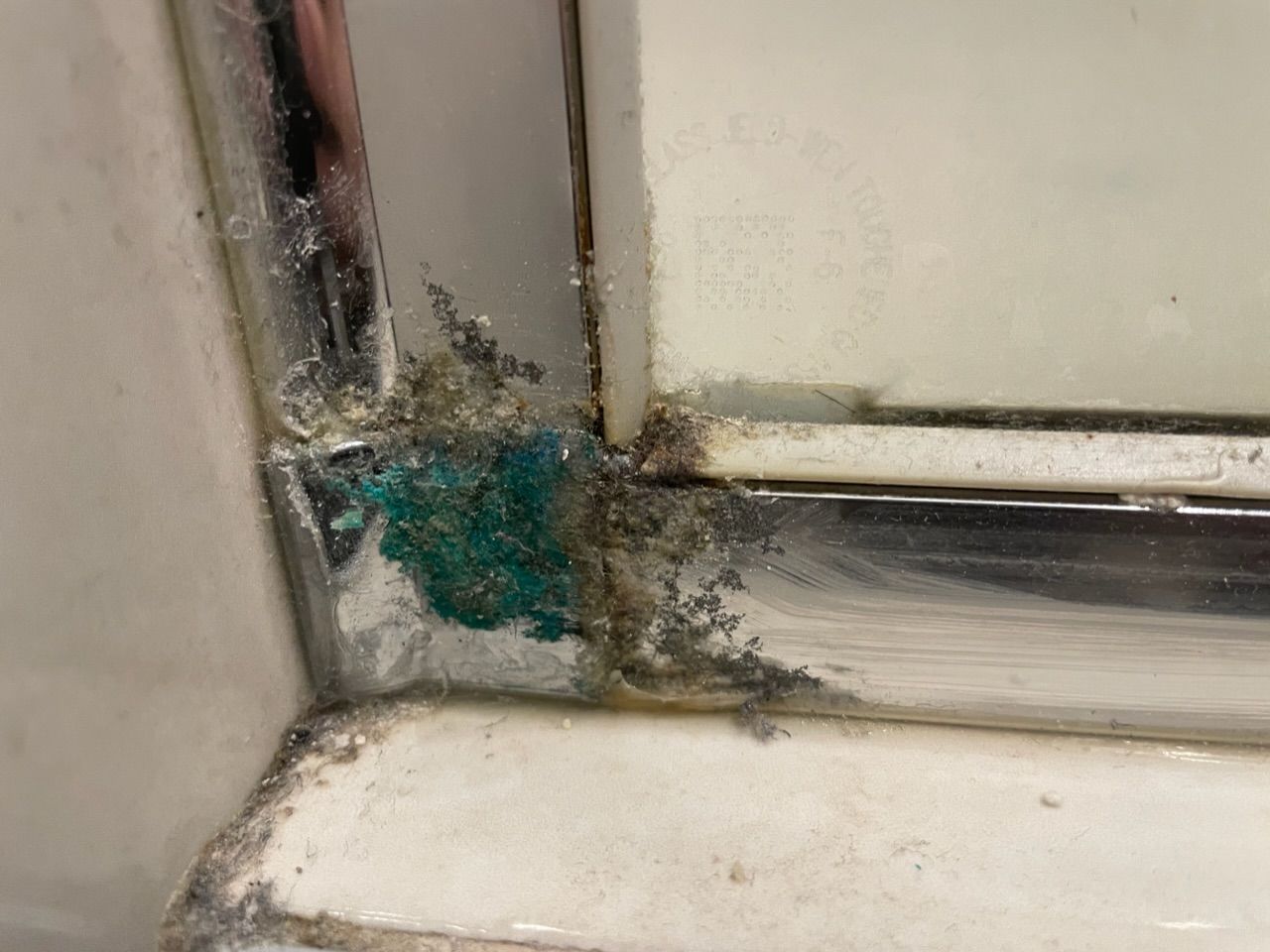 how-to-treat-a-corroded-shower-screen-fr-bunnings-workshop-community