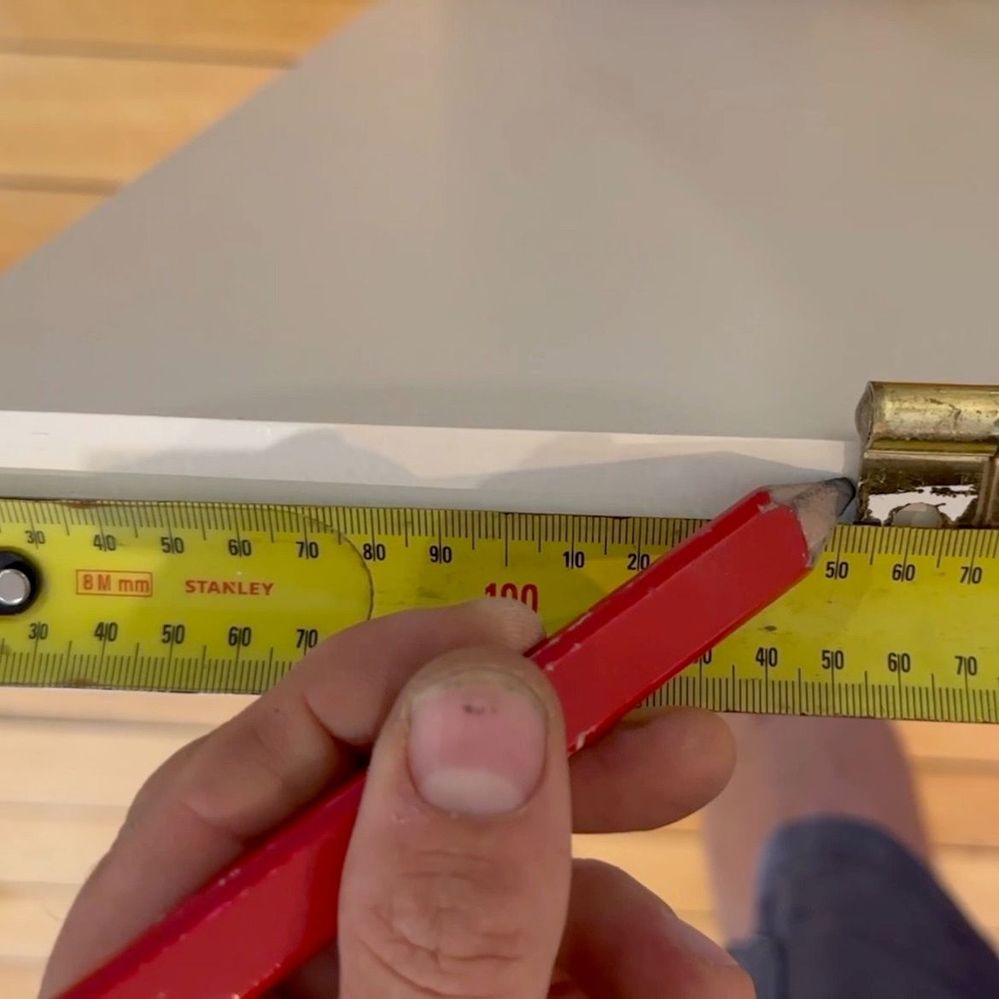 Step 3 Measure the hinge position.jpg