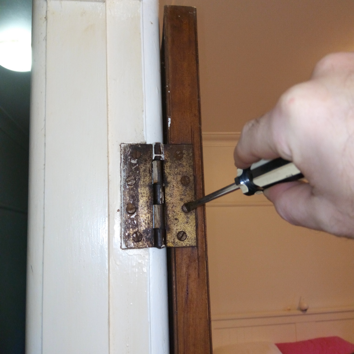 How to fix a squeaky door | Bunnings Workshop community