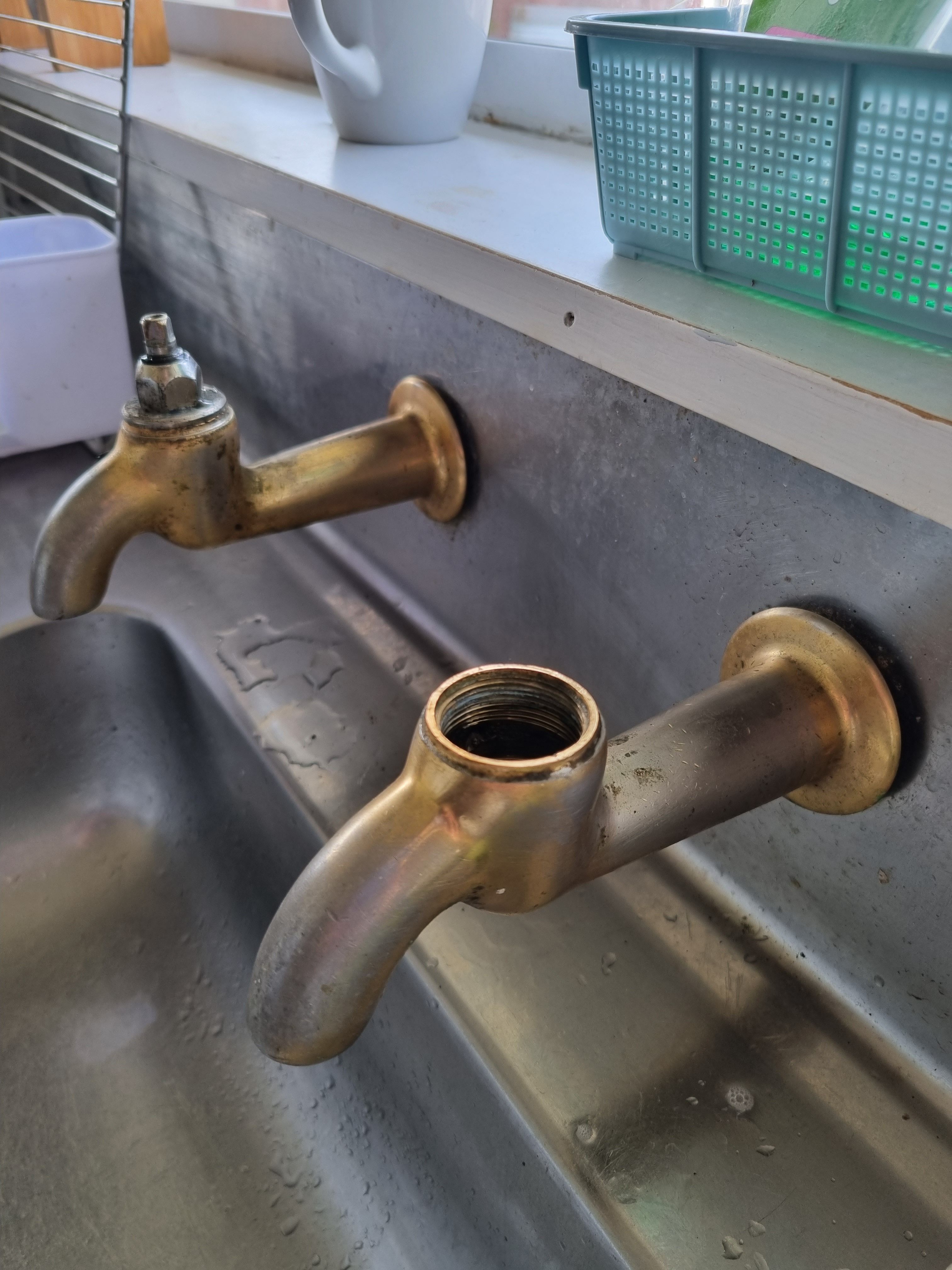 How To Remove Old Kitchen Taps