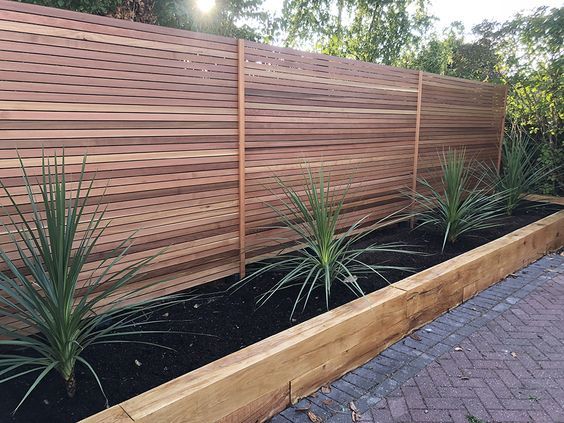 How to build a wooden privacy screen? | Bunnings Workshop community