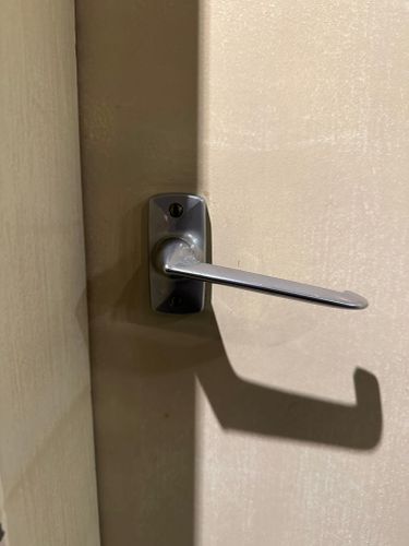 How To Install a Door Handle - Bunnings Australia