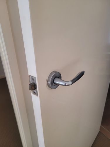 How To Install a Door Handle - Bunnings Australia