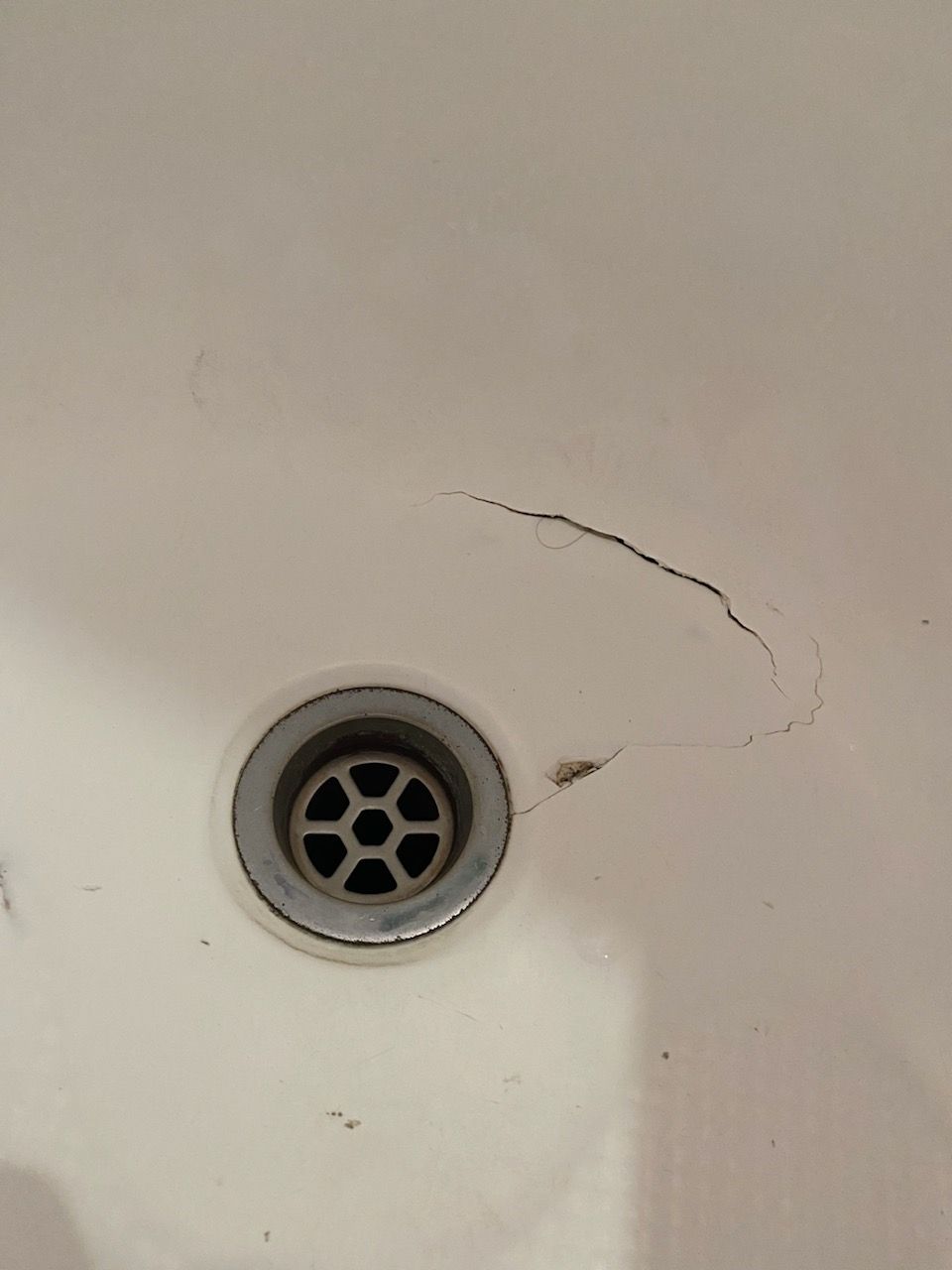 How to fix a crack in bathtub? | Bunnings Workshop community