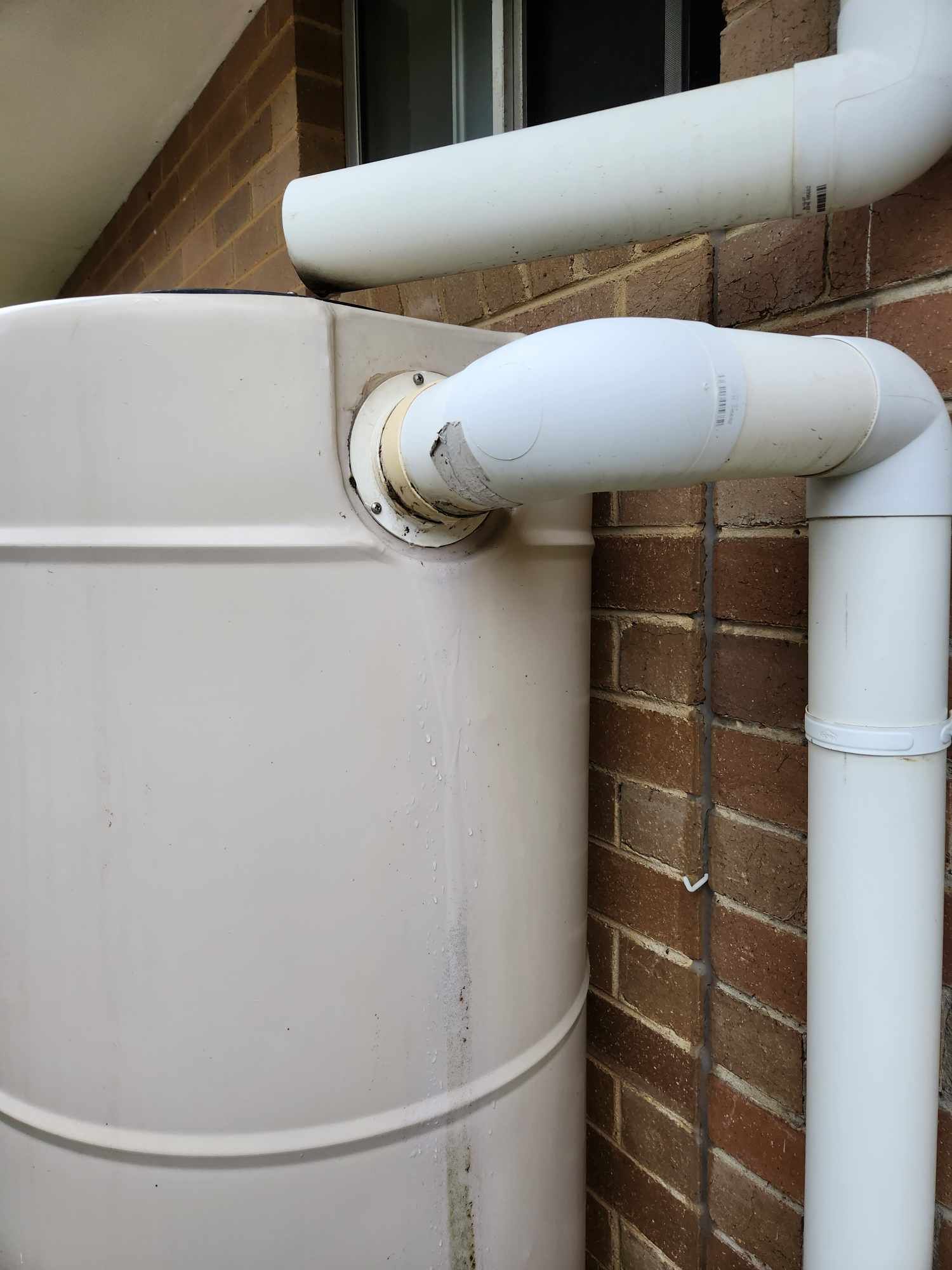 How to fix rainwater tank overflow leak? Bunnings community