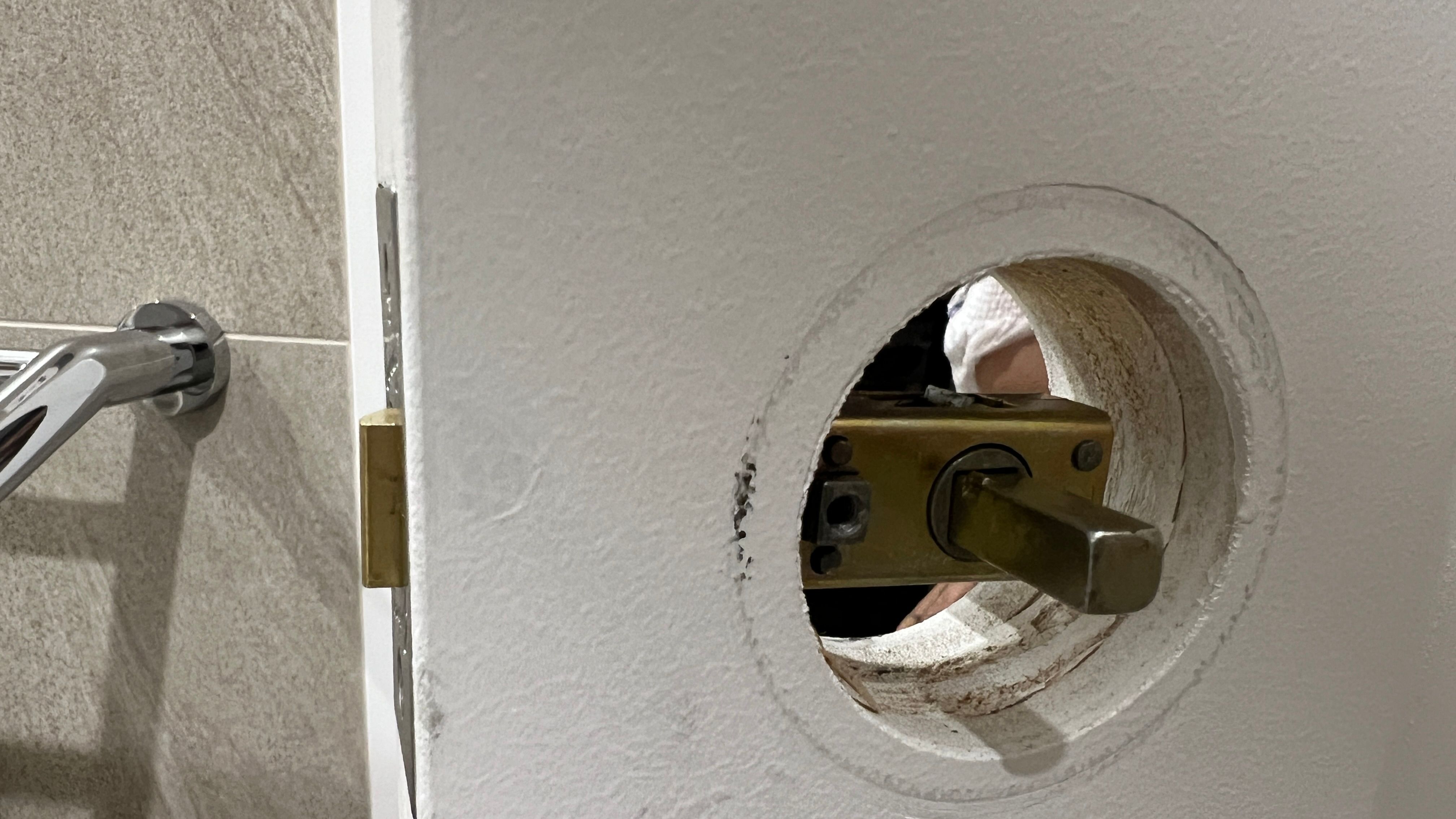 How To Fix Gainsborough Door Handle