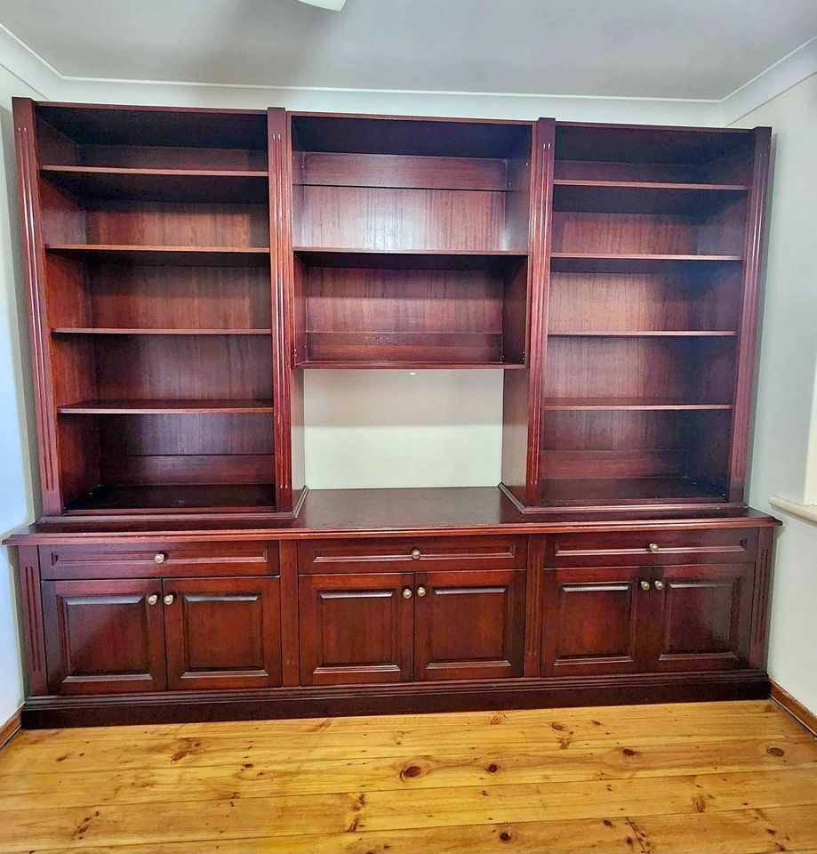 00a - bookcase original.jpg